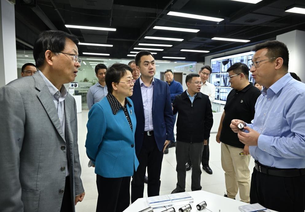 安徽省科技廳廳長羅平一行赴航譜時代調(diào)研